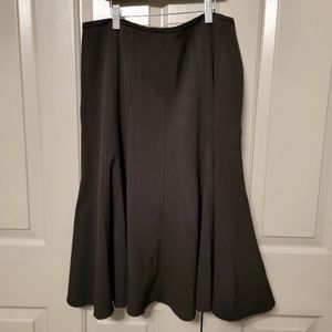 *Larry Levine stretch ladies black swing skirt.